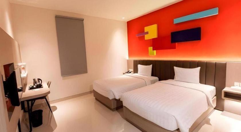 Hotel Zoom Dharmahusada Surabaya