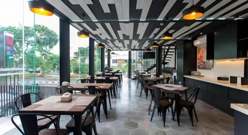 Zoom Dharmahusada 3* Surabaya