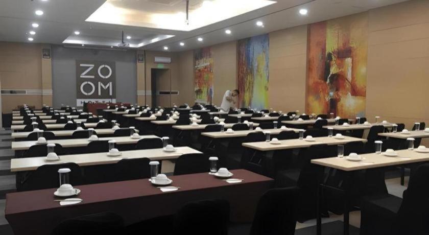Zoom Dharmahusada Surabaya