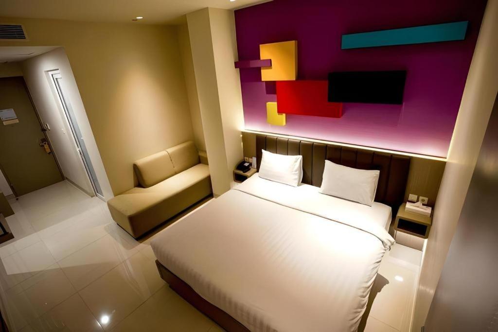 Hotel Zoom Dharmahusada Surabaya