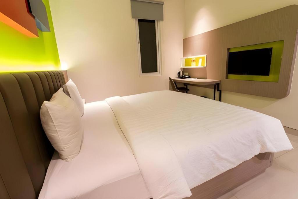 Hotel Zoom Dharmahusada 3*